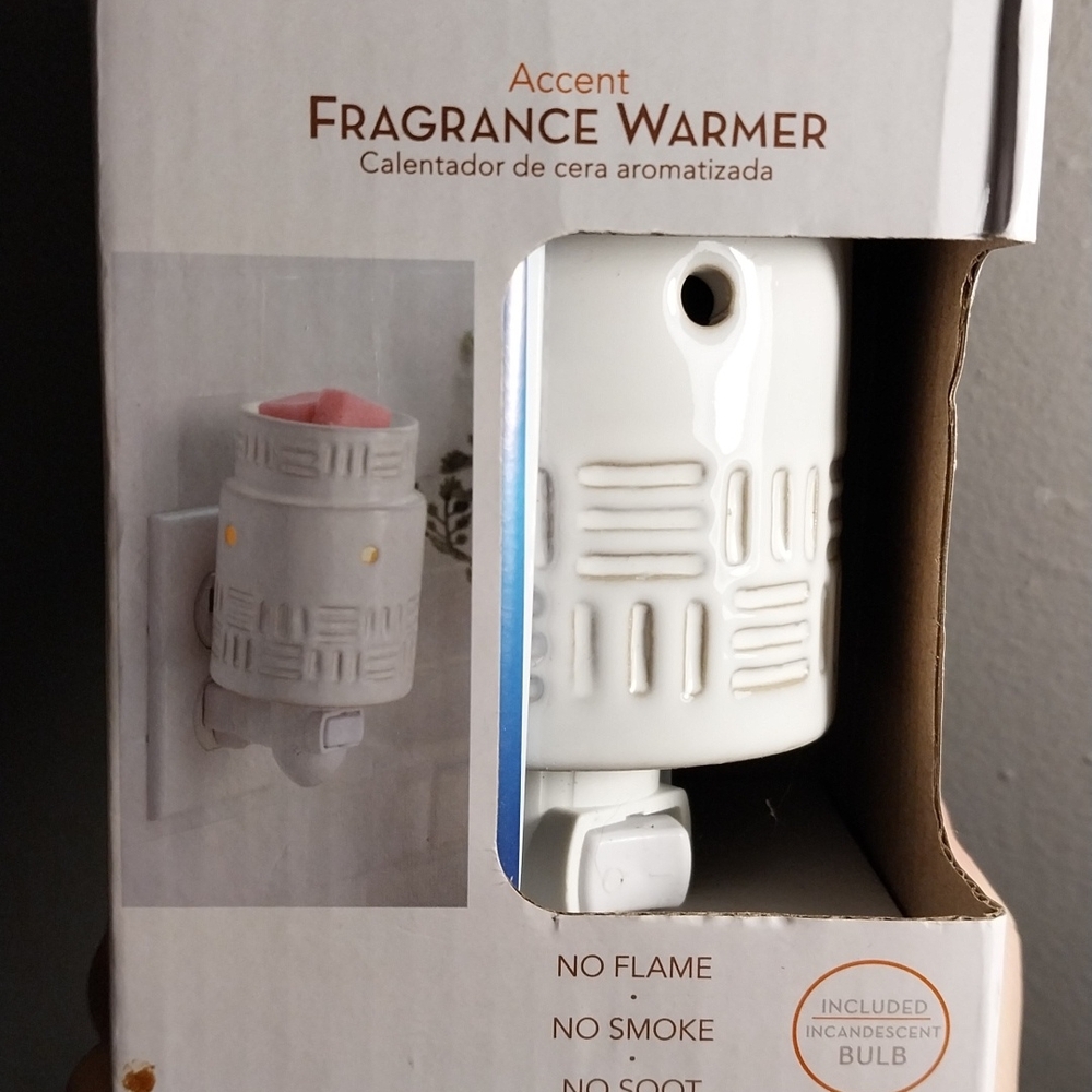Huntington Home White Accent Fragrance Warmer